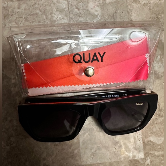 Quay Australia Dollar Signs Black/Smoke Polarized Sunnies - Picture 2 of 5